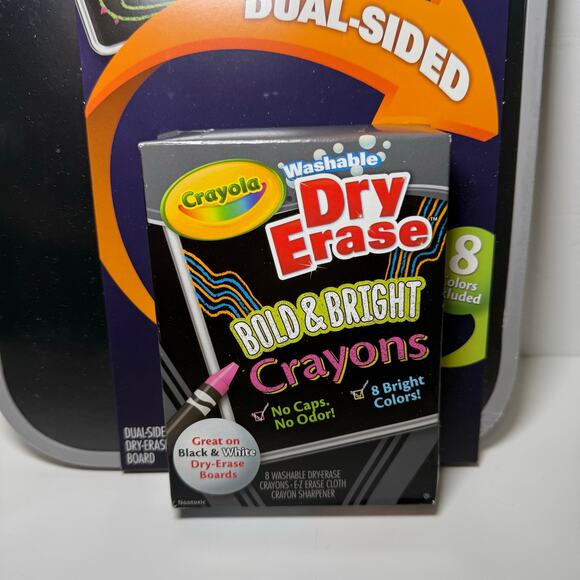 Crayola Dry Erase Board  Set with Dry Erase‎ Crayons - Picture 3 of 6